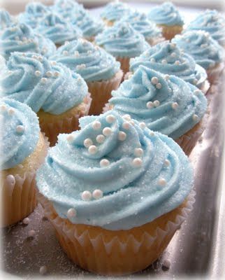 Cupcakes Princesas, Cinderella Bridal Shower, Cinderella Baby Shower, Cinderella Cupcakes, Blue Frosting, Cinderella Theme, Cinderella Birthday Party, Cinderella Cake, Cinderella Party