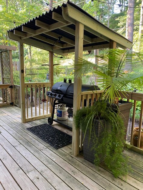 Grill Pergola On Deck, Lean To Grill Area, Seasonal Campsite Ideas Yards Patio, Deck Bbq Area, Outdoor Kitchen Plans Layout, Grill On Deck, Diy Outdoor Kitchen Plans, Bbq Shelter Ideas, Kitchen Plans Layout