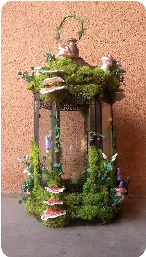 Diy Fairy Lantern, Fairy Diy Crafts Room Decor, Diy Fantasy Decor, Diy Whimsical Decor, Fairy Terrarium Ideas, Fairy Garden Backyard, Fairy Core Decor, Diy Cottagecore Decor, Mushroom Display