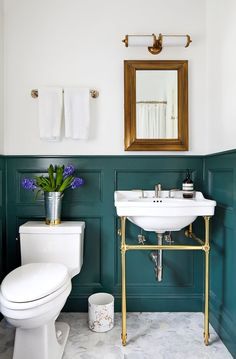 Two Tone Walls, Earth Tone Decor, Downstairs Bathroom, Bathroom Renos, Bath Remodel, Wainscoting, Bathroom Inspiration, 인테리어 디자인, Victorian Homes