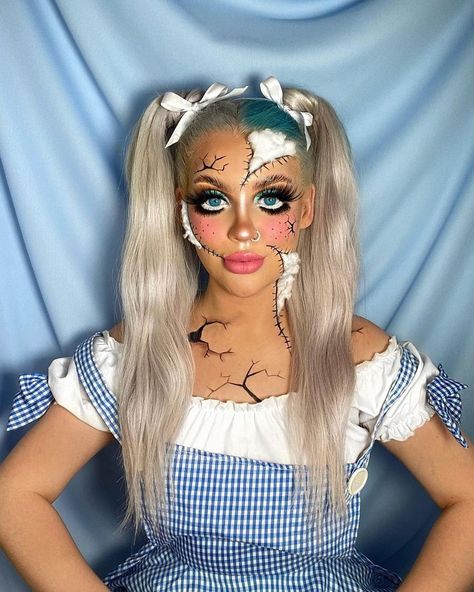 Broken doll Halloween makeup Wizard Makeup, Broken Doll Halloween Makeup, Creepy Doll Halloween Costume, Scary Doll Makeup, Doll Halloween Makeup, Broken Doll Halloween, Creepy Doll Costume, Broken Doll Costume, Creepy Doll Makeup