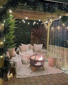 53 Stunning Outdoor Fire Pit Ideas | Chaylor & Mads Outdoor Fire Pit Patio, Modern Outdoor Firepit, Outdoor Fire Pit Area, Backyard Seating, Cozy Backyard, Have Inspiration, Fire Pit Patio, Backyard Inspo, Backyard Fire