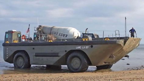 The US Army's Largest 4×4 Ever: The Gigantic, 1,000-HP LARC-LX Amphibious Vehicle Nashville Museums, Amphibious Vehicle, Bug Out Vehicle, Landing Craft, Detroit Diesel, Cute Cats Photos, Heavy Machinery, Flat Tire, Construction Vehicles