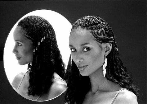 Happy Birthday, Beverly Johnson! The Ageless Style of a Modeling Trailblazer Black Supermodels, Beverly Johnson, Vogue Models, Super Models, Black Entertainment, 90s Models, Ageless Style, Ageless Beauty, Fashion Icons