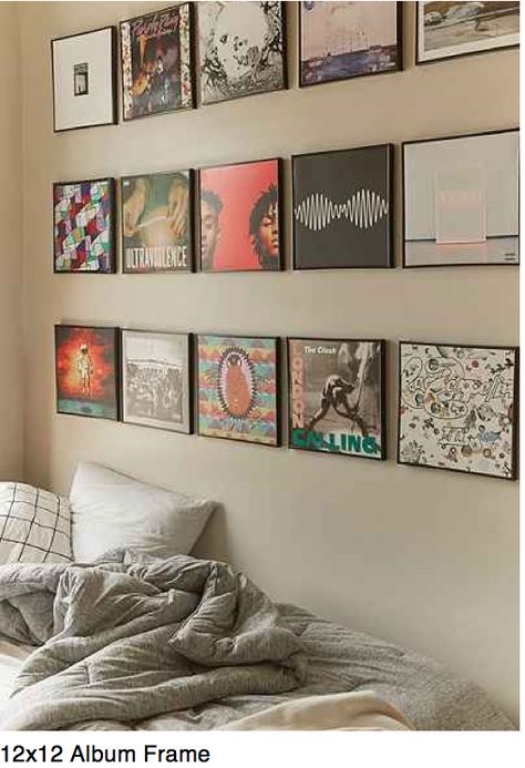 Love this! Put my favorite albums on the wall Music Bedroom, Vinyl Room, Interior Simple, Retro Room, Dekorasi Kamar Tidur, Grunge Room, Indie Room, Decor Luxury, Decor Signs