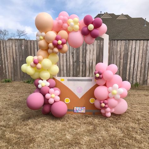 Hippi Theme Party, Boho Groovy One Birthday, 4ever Groovy Birthday Party, One Is A Vibe Birthday, Groovy Birthday Balloon Arch, Cute Third Birthday Themes, Five Is A Vibe Birthday Outfit, Groovy Sweets Table, Groovy One First Birthday Diy