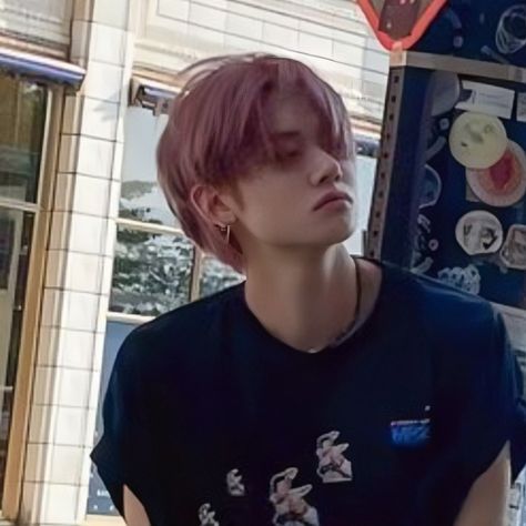 Blue Yeonjun Aesthetic, Yeonjun Cute Gif, Yeonjun Gif Icon, Yeonjun Txt Blue Hair, Pop App, Yeonjun Choker, Anime Boy Hair, Bad Mood, Falling In Love With Him