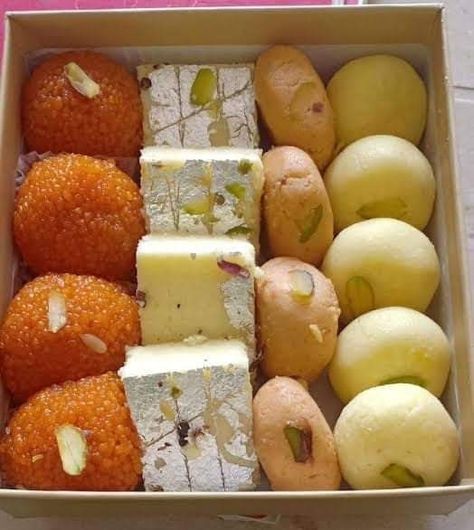 Mithai Snap, Simple Family Meals, Eating Food Funny, Feather Vector, Chocolate Recipes Homemade, Party Food Buffet, Vegetarian Fast Food, Sweet Dishes Recipes, Quick Recipes Snacks