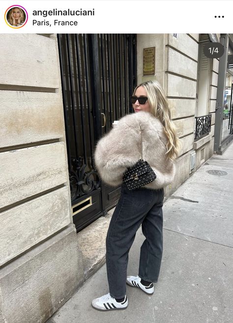 Crop Faux Fur Jacket Outfit, Cropped Fur Coat Outfit, Green Fur Coat Outfit, Fake Fur Coat Outfit, Fur Jacket Street Style, Fuzzy Jacket Outfit, Spring Coat Outfit, White Jacket Outfit, Faux Fur Coats Outfit