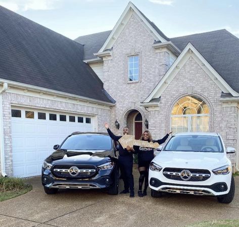 Car And House Goals, Black Couple Buying First House, New Home Black Couple, Keys To House Goals, First House With Boyfriend, Just Bought A House Announcement, First House Together, Couple Buying First House Aesthetic, Couple Buying First House