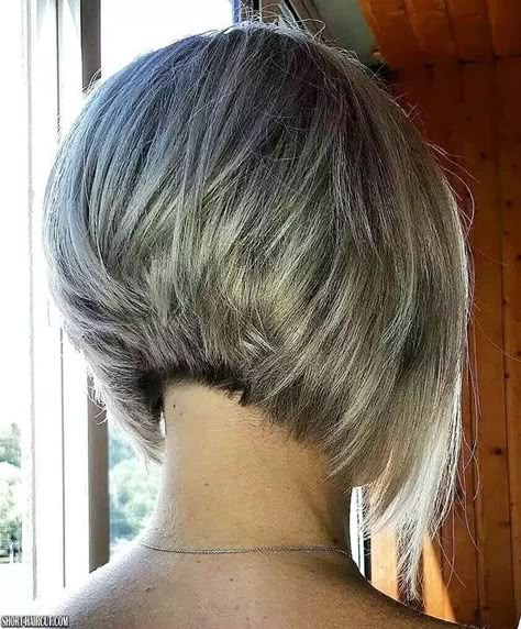 Κούρεμα Bob, Inverted Bob Hairstyles, Stacked Bob Hairstyles, Bob Hairstyles For Fine Hair, Best Short Haircuts, Bob Haircuts For Women, Short Bob Haircuts, Penteado Cabelo Curto, Short Haircut