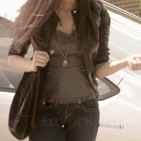 elena gilbert vibe tvd Tvd Fashion, Elena Gilbert Outfits, Graveyard Girl, Elena Gilbert Style, Tvd Aesthetic, Vampire Diaries Outfits, Downtown Outfits, Evanescence, Bella Swan