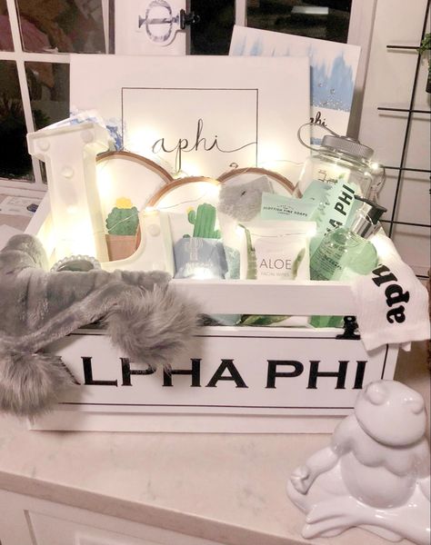 Spa Theme Basket, Baskets For Big Little, Basket Ideas Sorority, Big And Little Baskets Ideas, Big Baskets Sorority, Sorority Big Little Baskets Ideas, Big And Little Baskets, Sorority Basket Ideas, Sorority Little Baskets