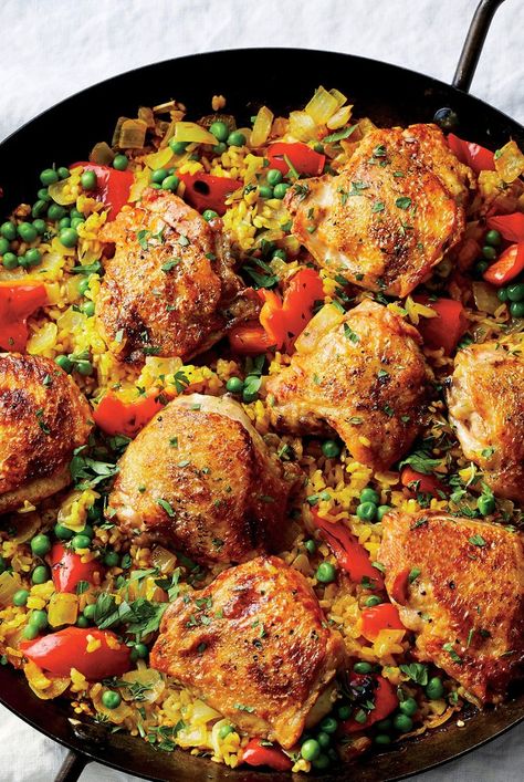 Meals To Make With Chicken, Fancy Meals, Chicken Paella, Cooking Light Recipes, Paella Pan, Paella Recipe, Meals To Make, Spanish Dishes, Cooking Light