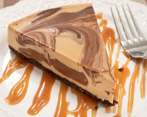 Chocolate Coffee No-Bake Cheesecake - Pastries Like a Pro No Bake Mocha Cheesecake, Coffee Cheesecake No Bake, Pina Colada Cheesecake, No Bake Cheesecake Filling, Chocolate Crumbs, Pastry Cook, Coffee Cheesecake, Tea Cakes Recipes, Chocolate Cheesecake Recipes