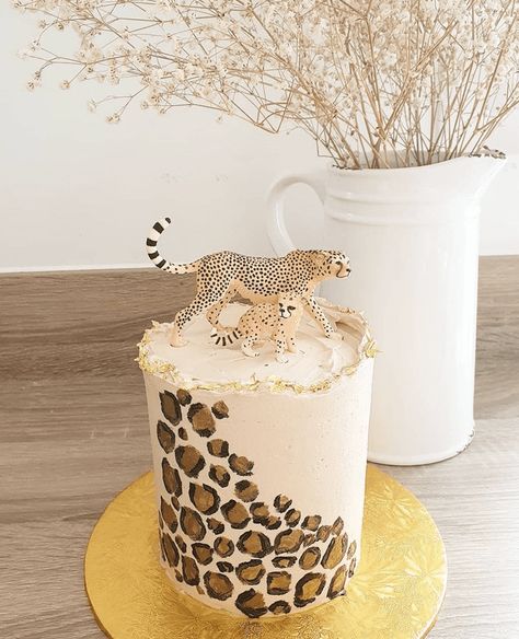 Cheetah Birthday Cakes, Cheetah Print Cakes, Cheetah Cake, Cheetah Birthday Party, Cheetah Cakes, Leopard Cake, Leopard Print Cake, Cheetah Party, Cheetah Birthday