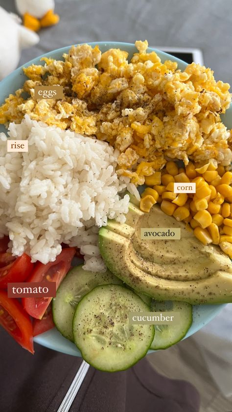 Avocado And Rice Recipes, Rice Bowls Healthy Easy, Avocado And Rice, Rice And Avocado Recipe, Rice With Avocado, Crispy Rice With Avocado, Rice And Avocado Bowl, Rice Avocado Bowl, Egg Avocado Rice Bowl