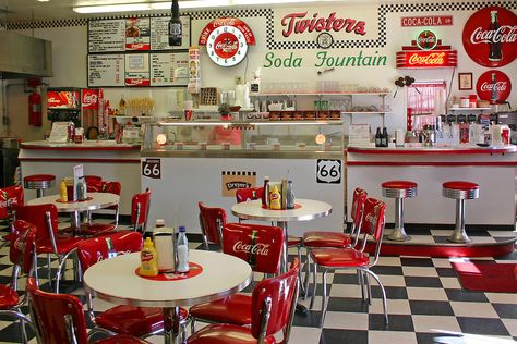 « Twisters Soda Fountain » par Patricia Montgomery Diner Aesthetic, 1950s Diner, Bar Restaurant Design, Williams Arizona, 50's Diner, Architecture Restaurant, 50s Diner, Diner Decor, Vintage Diner