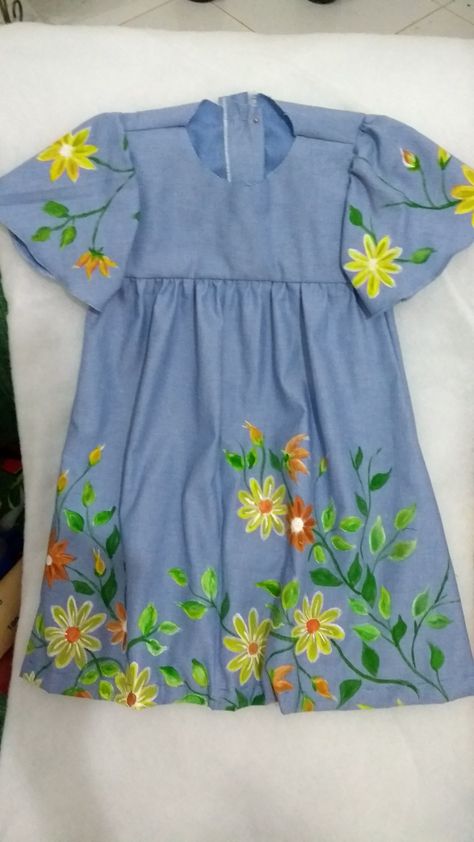 Fabric Colour Painting, Frocks For Kids, Saree Painting Designs, Boy Dress, Saree Painting, Hand Painted Dress, Fabric Paint Designs, Baby Boy Dress, Latest Simple Mehndi Designs