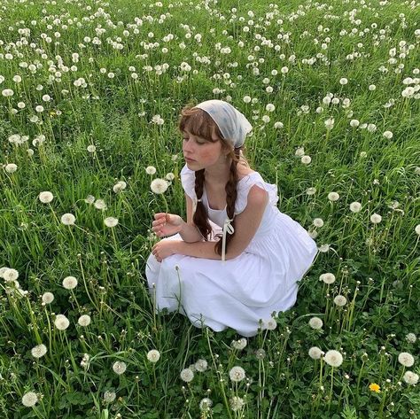 Genshin Dr, Cottagecore Girl, Instagram Posting, Nature Photoshoot, Dreamy Photography, Grad Pics, Country Side, Cottagecore Aesthetic, Spring Aesthetic