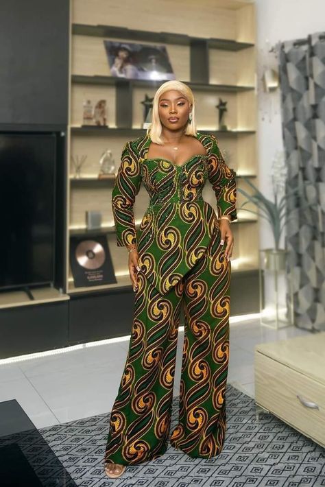 Ankara Style For Women, Ankara Styles For Ladies, Styles Ankara, African Print Jumpsuit, Ankara Jumpsuit, Ankara Styles For Women, Stylish Naija, African Blouses, Ankara Skirt And Blouse