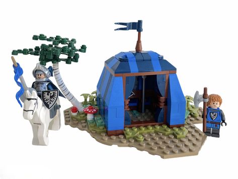 Lego Tent, Lego Disneyland, Lego Falcon, Lego Lotr, Castle Guard, Lego Blueprint, Black Falcon, Castle Ideas, Lego Medieval