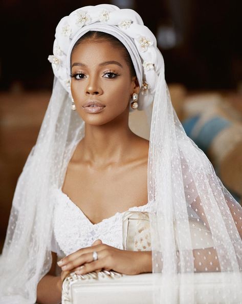 Are you a Muslim/ hijabi bride marrying soon, see pictures of bridal turbans & veils that can enhance your look to bride without losing traditional touch Wedding Headwrap Bridal, African Wedding Headpiece, African Wedding Headwrap, Bridal Turban With Veil, Wedding Headwrap, Turban For Wedding, Wedding Head Wrap, Bridal Turban, Black Brides Hairstyles