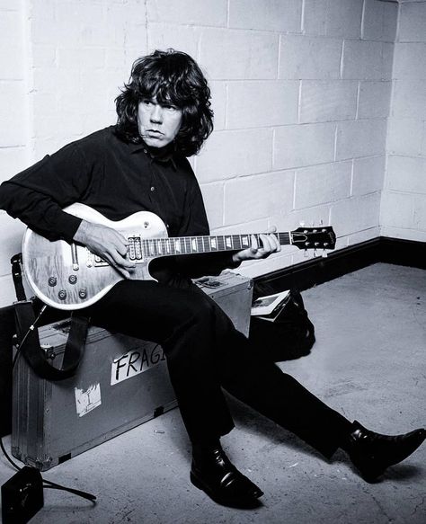 Gary Moore, G Force, Dave Mustaine, Blues Musicians, Robert Smith, Gibson Guitars, Music Pictures, James Hetfield, Blues Guitar