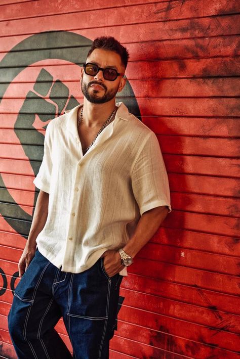 This article 5 Times Kunal Kemmu Made Casual Shirts Look Super Hot first originally published on QNewsCrunch and is covered by Erika Marsh. Kunal Kemmu ups his style game in an array of stylish shirts. Kunal Kemmu’s tailor-made shirts with fun prints and textures are perfect for your summer style.
 
 Beat the heat and style your summer looks with some trendy and classic shirts. Take a cue from actor Kunal Kemmu who never fails to impress with […] This article 5 Times Kunal Ke Casual Shirt Look, Kunal Khemu, Tailor Made Shirts, Fitted White Shirt, His Style, Simple Shirts, Baggy Pant, Beat The Heat, Vertical Stripes