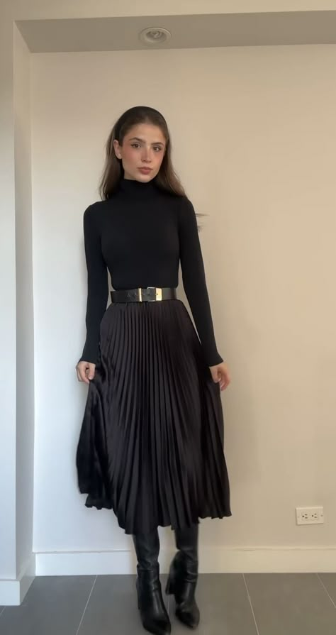 Winter Outfits Skirt Midi, Midi Skirt Long Boots, Long Pleated Skirt Winter Outfit, Pleated Maxi Skirt Outfit Fall, Black Midi Skirt Fall Outfit, Flared Black Skirt Outfit, Black Accordion Skirt Outfit, Long Skirt Tall Boots Outfit, Pleated Skirt Looks