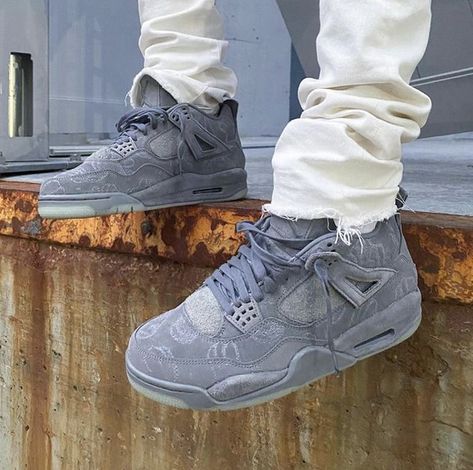 Jordan 4 Kaws Outfit, Kaws Outfit, Jordan Shoes Girls, Kicks Shoes, Jordan Shoes Retro, Nike Shoes Jordans, Nike Air Shoes, Shoes Sneakers Nike, Cute Sneakers