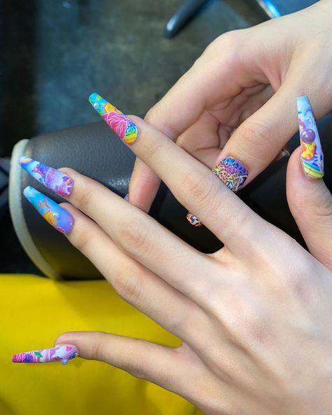 Lisa Frank Art, Blackpink Nails, Lisa Nails, Fish Nail Art, Unicorn Nail Art, Red Nail Art Designs, Rainbow Nail Art, Animal Nail Art, Stiletto Nail Art