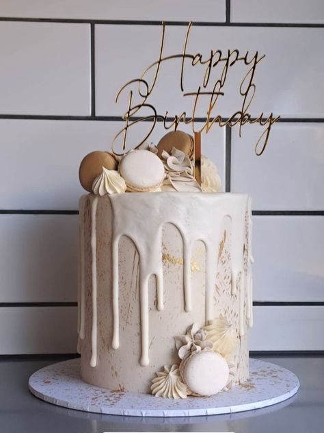 18th Birthday Cake Designs, 30th Birthday Cake For Women, Birthday Cake For Women Elegant, Birthday Cake For Women Simple, Modern Birthday Cakes, 25th Birthday Cakes, White Birthday Cakes, 70th Birthday Cake, 13 Birthday Cake