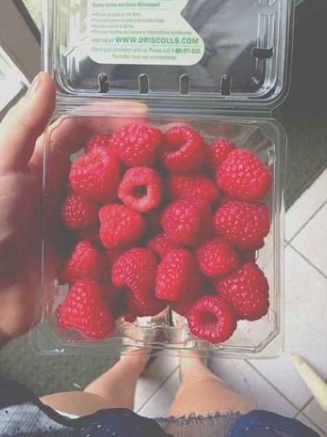 tumblr, pale, grunge, photography, random Tumblr Food, Think Food, Food Goals, Pretty Food, I Love Food, Smoothie Recipes, Love Food, Healthy Snacks, Comfort Food