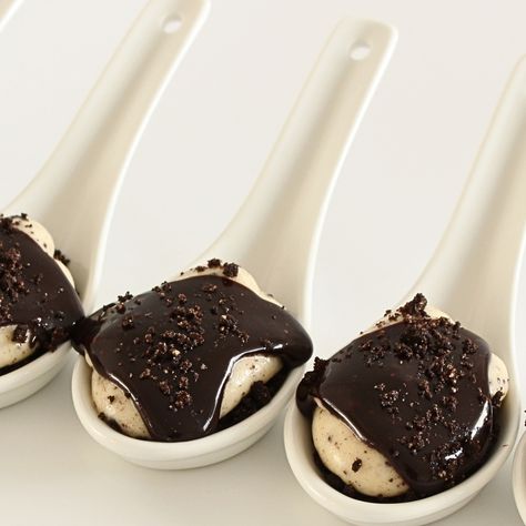 Cheesecake Tasting Spoons Delicious Bite-Size Treats - Cupcake Savvy’s Kitchen Cupcake Savvy, Tasting Spoons, Oreo Flavors, Peanut Butter And Chocolate, Peanut Butter Cheesecake, Chocolate Cheese, Chocolate Oreos, Cookie Crumbs, Tasty Bites