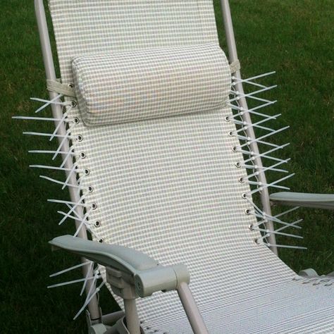 My refurbished reclining lawn chair with 8 inch long electrical cable ties. Just need to cut the ends off of all 130. Aluminum Lawn Chair Makeover, Repairing Lawn Chairs Outdoor Furniture, Plastic Lawn Chair Makeover, How To Weave Lawn Chairs, Garden Recliner Chairs, Folding Chair Makeover, World Market Chair, Electrical Cable, Lawn Chair