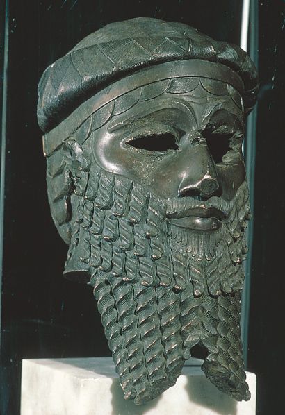 Tête en cuivre du roi Sargon d'Akkad (2250 avant notre ère) - Empire akkadien, Mésopotamie - Âge du Bronze - Musée de Bagdad, Irak. Black Nobility, Akkadian Empire, Ancient Sumerian, Art Through The Ages, Cradle Of Civilization, Medieval Europe, Ancient Near East, Ancient Mesopotamia, Ancient Sculpture