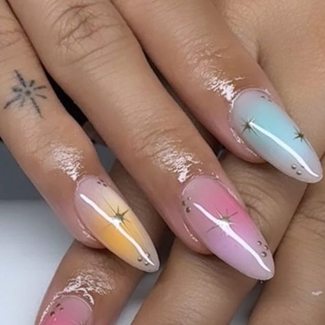 𝐒𝐊𝐘𝐄 | 𝒢𝑒𝓁 𝒳 𝒩𝒶𝒾𝓁𝓈 on Instagram: "♡ colorful aura 🦄 . ♡ length/shape: medium, almond . . . . . . ♡ #nailsofinstagram #gelx #apresnails #nails #nailart #apres #nailinspo #nailsofig💅🏼 #inlandempirenails #ienailtech #explore #nailsbyskyelinh" Airbrush Nails With Gems, Pastel Gel X Nails, Colourful Aura Nails, Pastel Airbrush Nails, Multi Color Aura Nails, Aura Nails Colorful, Mitski Nails Ideas, Aura Star Nails, Light Aura Nails