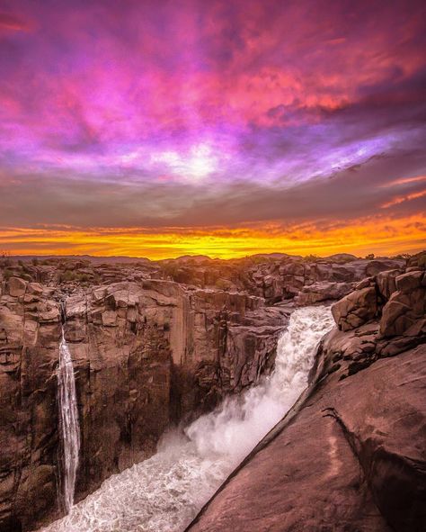 Totalstay on Instagram: “Augrabies Falls National Park. Northern Cape, South Africa. - Comment below 👇👇 - 📸 Credit: @mijlof2 - Follow @total_stay Follow @total_stay…” Augrabies Falls, Northern Cape, Western Cape, Cape Town, South Africa, National Park, Cape, National Parks, Natural Landmarks