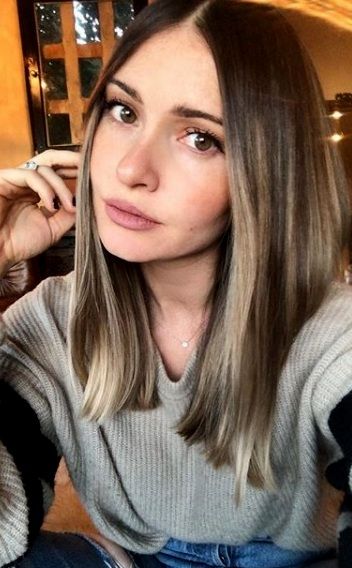 Lauren Parsekian Wiki, Age (Aaron Paul’s Wife) Biography, Family Aaron Paul Wife, Lauren Parsekian, Hazel Brown Eyes, Aaron Paul, Short Brown Hair, Entertainment Tonight, December 8, Better Half, Cut My Hair