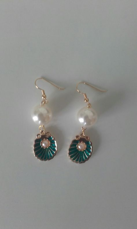 Ocean earrings Beachy Earrings Aesthetic, Mermaid Core Earrings, Sea Themed Jewelry, Ocean Jewelry Aesthetic, Ocean Themed Jewelry, Water Outfit Ideas, Water Themed Outfits, Ocean Inspired Outfits, Aquamarine Outfit