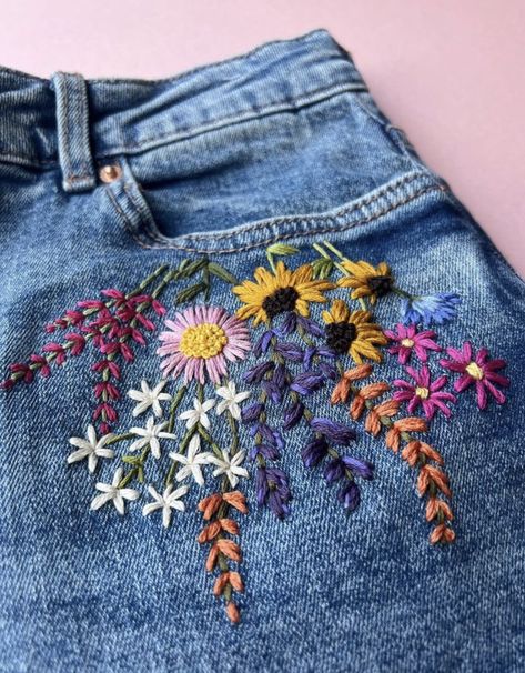 Flynn And Mabel Embroidery, Flower Embroidery Jeans Pocket, Flynn And Mabel, Embroidery Jean Pocket, Jeans Embroidery Diy, Embroidery Inspiration Jeans, Denim Embroidery Jeans, Jeans Embroidery Ideas, Unique Embroidery Ideas