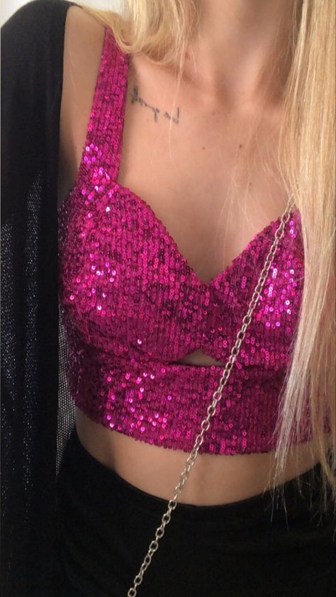 Pink Sparkly Top Outfit, Pink Sequin Top Outfit, Top Brillo, Sparkly Top Outfit, Glitter Tops Outfit, Pink Glitter Top, Pink Sparkly Top, Top Brillante, Pink Top Outfit