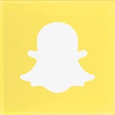 Yellow Snapchat Icon, Yellow Iphone Aesthetic, Yellow Snapchat, Pastel Yellow Icons, Snapchat App Icon, Yellow Backgrounds, Snapchat App, Wallpaper Widget, Snapchat Icon