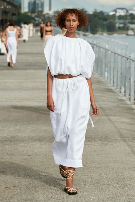 Resort 2024 Collection, Co Ords Outfits, Classic Clothes, Resort 2024, Australia Fashion, Basic Blouses, 2022 Ss, Summer Living, White Outfit