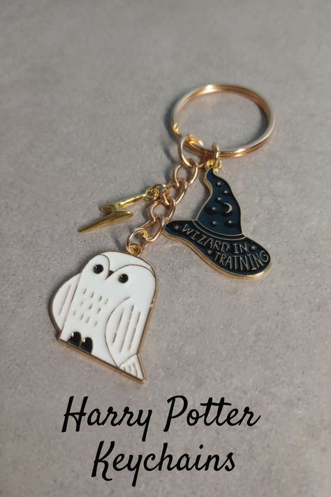 This Keychain was made for all the Harry Potter Lovers out there. The Book readers, Movie Watchers or both. I made this Keychain to bring a little magic to your day. I wanted something that was simple yet a perfect addition to any bag, bookbag, purse or keyset. Keychain Harry Potter, Harry Potter Gift Ideas, Harry Potter Key, Bookbag Purse, 16th Birthday Wishes, Harry Potter Keychain, Harry Potter Accessories, Cute Shop, Harry Potter Gifts