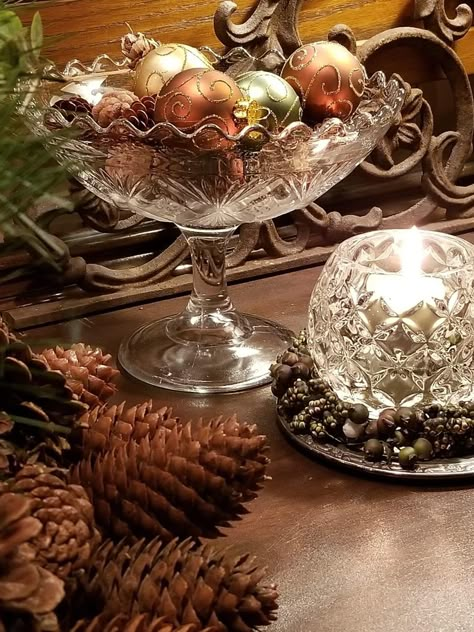 Displaying Crystal Glassware Ideas, Crystal Punch Bowl Decorating Ideas, Punch Bowl Decorating Ideas, Crystal Bowl Decor Ideas, Bowl Centerpieces, Vintage Table Centerpieces, Glass Bowl Centerpieces, Glassware Display, Christmas Soup