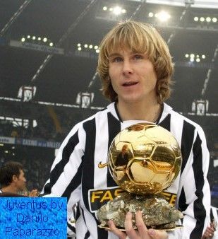 Pavel Nedved Juventus Players, Juventus Wallpapers, Ronaldo Juventus, France Football, Good Soccer Players, Best Football Players, Football Icon, Professional Writing, Everton Fc