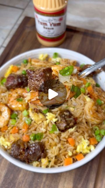 Desha Jordan on Instagram: "Surf n Turf Fried Rice!! #mealsbydesha #food #foodie #reels #tasty #toptags #instagood #goodeats #dinner #bigback #explore #easyrecipe #recipes" Surf And Turf Fried Rice, Tasty Fried Rice, Steak Lunch, Shrimp Fried Rice Recipe, Dinner Steak, Quick Family Meals, Surf N Turf, Food Rice, Asian Chicken Recipes