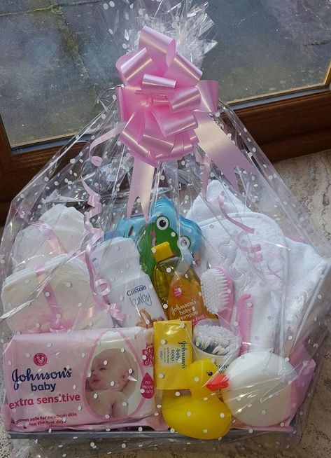 25+ baby shower gift basket ideas for boy - Planning baby shower Shower Gift Basket Ideas, Expensive Style, Shower Baskets, Clothespin Magnets, Baby Shower Baskets, Baby Gift Hampers, Baby Shower Gift Basket